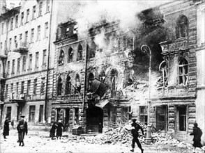 Mayakovsky street in leningrad under a nazi shelling in september 1942.