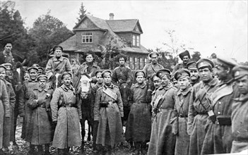 October revolution, liquidation of kornilov rebellion, fraternization took place between the soldiers of the kornilov forces and members of the red guard detachments, 1917.