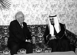 Sheik jaber al-ahmad al-sabah, emir of kuwait, during talks on november 18, 1991 with president of the foreign policy association, eduard shevardnadze, the emir came to moscow seeking assistance in fr...