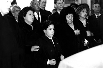 St, petersburg 4/29/92: burial service for grand duke vladimir kirillovich romanov who died on april 21 1992, in miami, usa, from left to right: vladimir kirillovich's daughter grand duchess maria vla...
