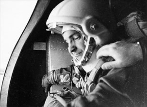 Soviet cosmonaut, lieutenant-colonel valeri bykovsky in his spacesuit, preparing for the vostok 5 space mission, june 1963.