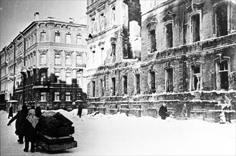 Sotsialisticheskaya street in leningrad in winter, 1942, world war ll.