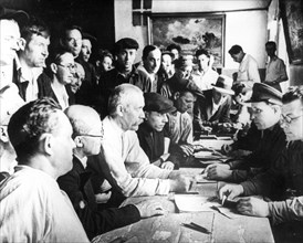 Muscovites enroll in the volunteer corps, a few divisions were formed from moscow volunteers in the hard days of 1941.
