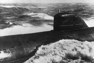 Leninsky komsomol (project 627, november class) nuclear submarine, it was the soviet union's first nuclear powered sub and the first to go to the north pole, northern fleet, ussr, 1965.
