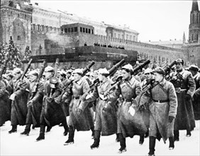 Parade on red square in moscow on november 7, 1941.