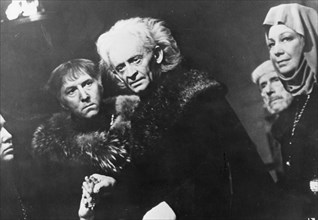 Yuri yarvet as king lear in the film version of shakespeare's play, directed by grigori kozintsev  and produced by lenfilm studios, with (l to r): regana (g, volchek), count of cornwall (a, vokach), g...