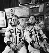 Soyuz 15, soviet cosmonauts lev demin (dyomin) and gennadi sarafanov at the yuri gagarin cosmonauts training center, 1974.