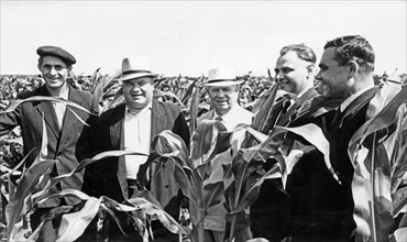 Nikita khrushchev in a maize field of acollective farm in the orel region, 1962.