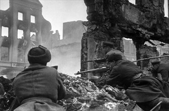 Fighting on the outskirts of konigsberg during the liberation of prussia, april 1945.