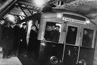 Moscow, the first experimental train of moscow metro made his way from komsomolskaya station to sokolniki station, 1934.