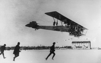 Igor sikorsky demonstrating his four-engined biplane, 'ilya muromets', in 1914.