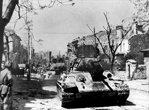 Soviet t-34 tanks in liberated sebastopol, the crimea, 1944.