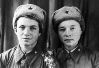 World war 2, heroes of the soviet union, natalia kovshova and maria polivanovna, 1941.