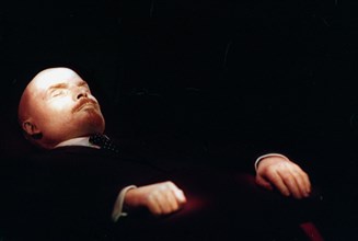 The body of vladimir lenin in the mausoleum on red square in 1997.