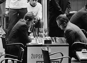 Yugoslavia, belgrade, world champion boris spassky (l, ussr) and grand master bent larsen (denmark) are pictured after the match, march 29, 1970.