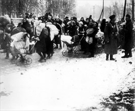 World war 2: compulsory evacuation of soviet civilians under escort of military police, northern front 1942, ussr, refugees.