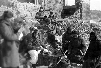 World war 2, battle of stalingrad, january 1943: red army soldiers taking a smoke break between battles.