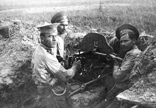 World war one, 1915, russian soldiers with a maxim machine gun waiting for a german attack   .