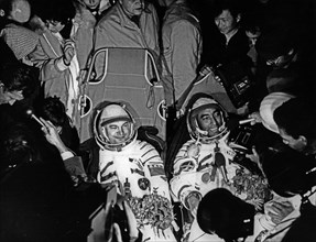 Crew of the soyuz-38 space mission to the salyut 6 space station, soviet cosmonaut colonel yuri viktorovich romanenko and cuban researcher-cosmonaut lieutenant-colonel arnaldo tamayo mendez right afte...