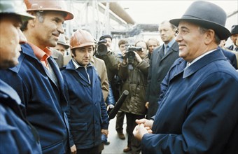 General secretary of the communist party, mikhail gorbachev, meeting with workers in the proletarsky district of moscow, ussr, 1985.