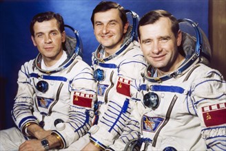 Soyuz t-8 crew aleksandr serebrov, vladimir titov, and gennady strekalov, 1983.