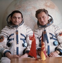 Soyuz 31, cosmonauts valery bykovsky and sigmund jahn (gdr) at baikonur, 1978.