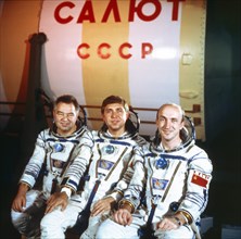 Soyuz t-14, salyut 7, soviet cosmonauts (l to r) georgi grechko, aleksandr volkov, and vladimir vasyutin, 1985.