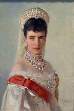 The portrait of empress maria fyodorovna (1908) on display at the exhibition i`empress maria fyodorovna, returni^ which opens in the state central museum of modern russian history.