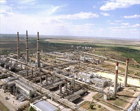 Orenburg, russia, orenberg gas plant, an operation of gazprom's local branch, processing gas condensate from europe's biggest deposit on the bank of the ural river.