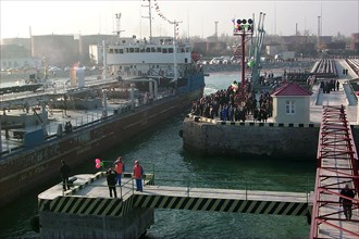 Makhachkala, daghestan, november 18, 2000, the first tanker mooring to a new pier of oil transporting harbor in makhachkala, which has become recently operational, using such a construction will allow...