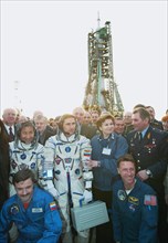 Baikonur, kazakhstan, april 26, 2003, the crew of the russian-u,s, seventh mission of the international space station, russian cosmonaut yuri malenchenko (background 2nd l) and nasa astronaut edward l...
