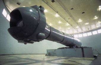 Dynamic training centrifuge (cf-18), known as the vomit comet, at the gagarin cosmonaut training center in star city, moscow region, ussr, 1989.