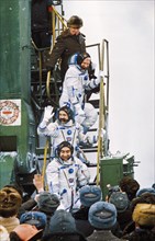 Soyuz tm-18, viktor afanasyev, yuri usachyov, and valery polyakov prior to launch at baikonur, january 8, 1994.