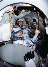 Salyut 7, soyuz t-5, soviet cosmonauts anatoly berezovoy and valentin lebedev in the soyuz capsule, 1982.