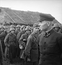 Kalinin front, commander of the front colonel general ivan konev and soldiers of the 31th army, may 1942.