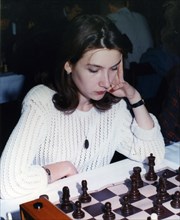 Maria manakova, grandmaster of yugoslavian bas chess club, playing chess, moscow, russia, 2004.