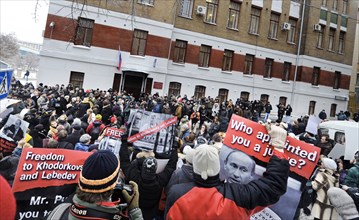 Moscow, russia, december 27, 2010, a rally of khodorkovsky's supporters outside the khamovniki district court, the court is expected to issue its ruling on the second case against former yukos boss mi...