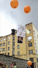 Moscow, russia, june 26, 2005, mikhail khodorkovsky's supporters stage a picket in front of matrosskaya tishina, the pre-trial prison in northern moscow, june 26, 2005, demonstrators came with birthda...