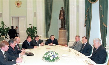 Moscow, june 2, 1998 - russian president boris yeltsin has begun a meeting with ten leading national bankers and businessmen