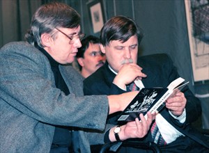 Moscow, russia, october 12, 1998, sergei yushenkov (l) ,vice-chairman of the ' democratic choice of russia ' party and the state duma deputy together with igor kharichev