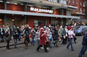 Moscow, russia, november 20, 2006, kids have visited mcdonald's restaurant in pushkin square.