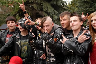 Teenage punk rockers in cherepovets, russia, september 2007.