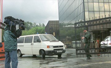 Moscow, russia, august 6, 2003, picture shows the entnrance to the 'sibintek' company's building in moscow where investigators from the prosecutor generals office searched the office of the company on...