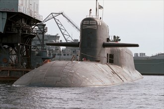 Russian nuclear-powered 'novomoskovsk' submarine, 2/04.