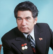 Chingiz (tschingis) aitmatov, famous kirghiz writer, 1990.