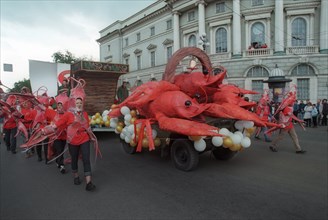 Annual beer festival, nevsky prospekt, st, petersburg, russia, float of famous st, petersburg brewer stepan razin, featuring crawfish theme (beer speciality), 2000.