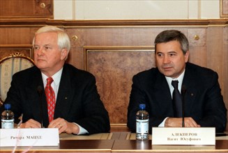 Lukoil president vagit alekperov and president of the chevron overseas company (usa) richard matske at a meeting of shareholders of the caspian pipeline consortium, november 24, 1998.