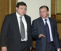 Head of alfa group consortium mikhail fridman (left) and v,potanin, 2001.
