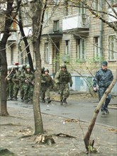 Moscow, russia, october 25 2002; men of special task forces in melnikov street where hostages are being held by chechen terrorists at the dubrovka theatrical centre, on thursday.
