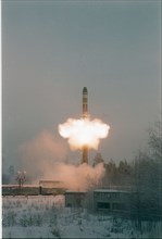 A training launching of a solid-propellant intercontinental ballistic missile rs-22b (ss-24) from a combat railway missile complex , russian strategic missile forces were formed in december 17,1959 , ...